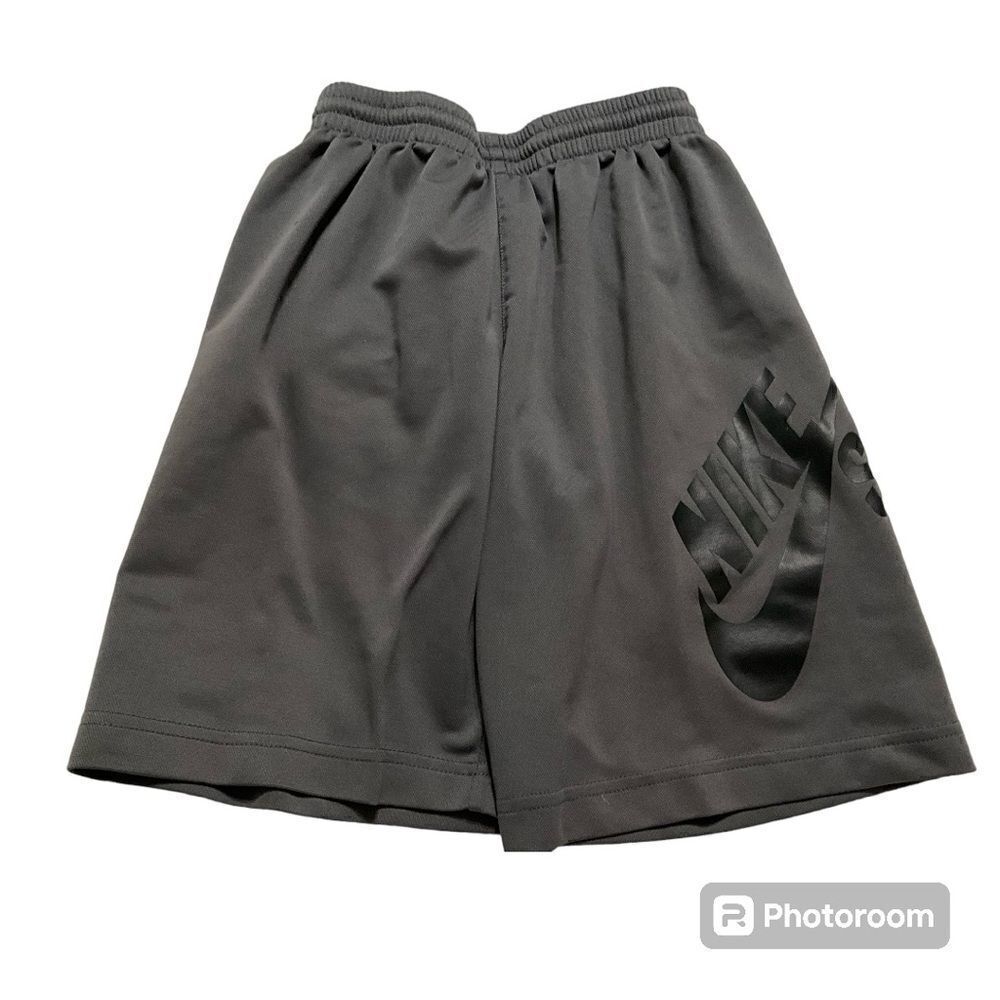 🌼🌼Nike boys basketball shorts Preloved Small🌼🌼